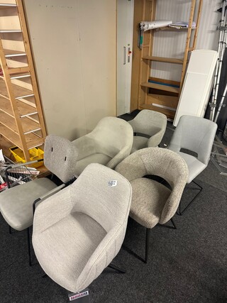 6x Eetkamerstoelen, beige